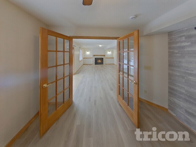 Building Photo - 17295 Hibiscus Ave