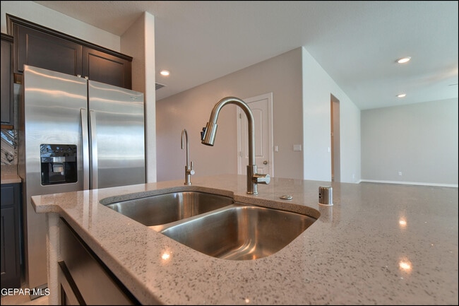 Building Photo - 12868 Star Gaze Ave