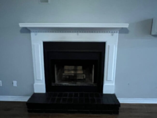 Building Photo - 68 Summer Oaks Dr