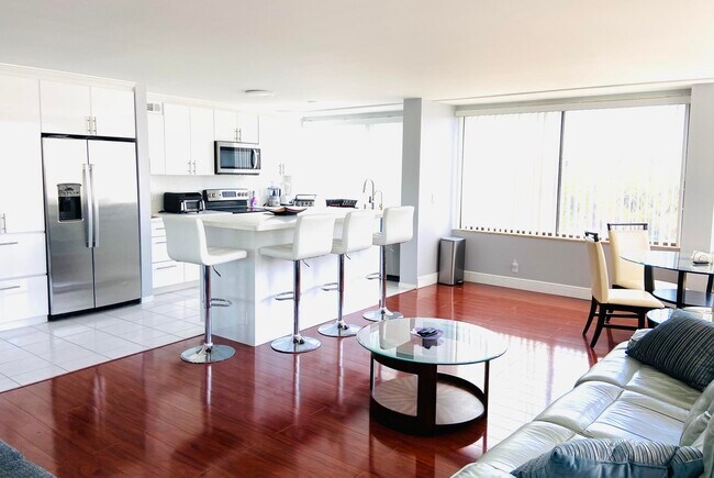 Building Photo - 1500 Presidential Way