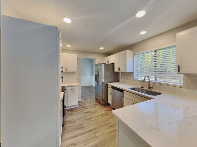 Building Photo - 6406 86th St Ct E
