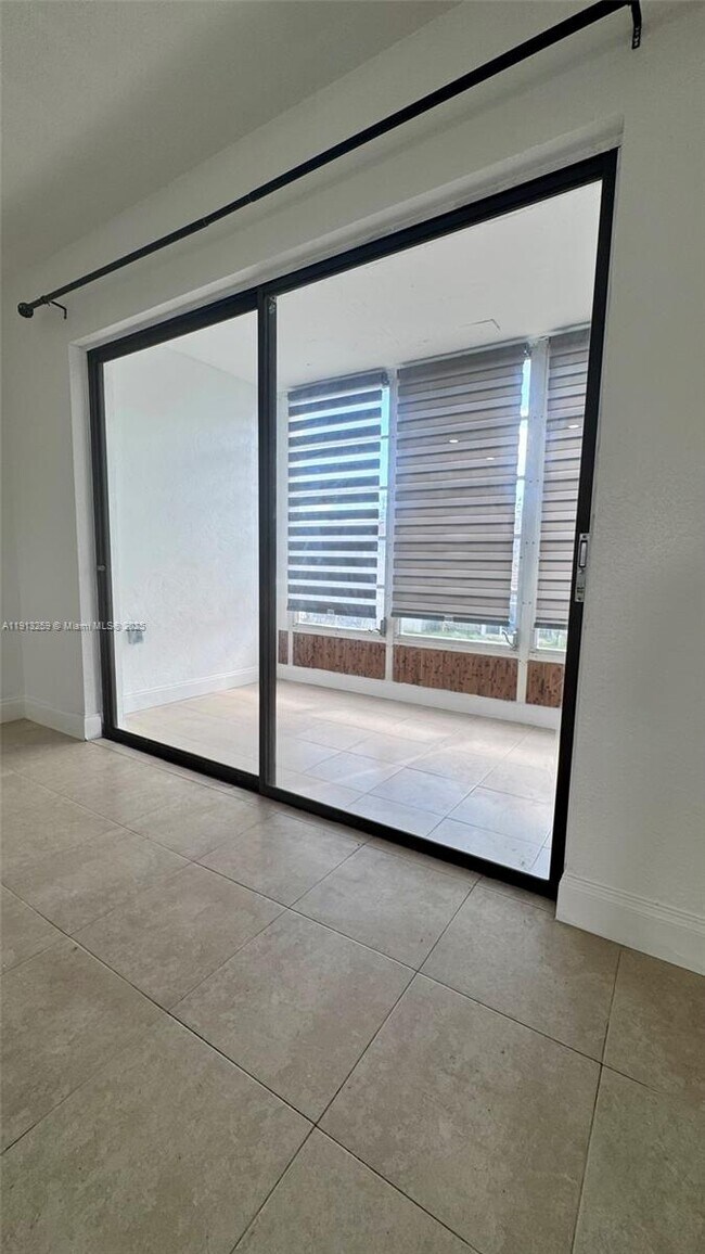 Building Photo - 7320 NW 85th Ct