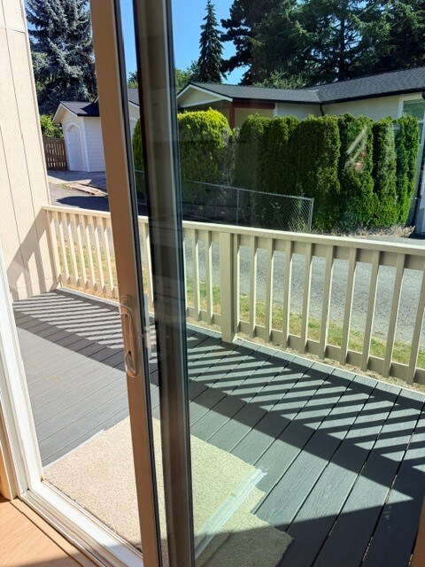 Deck - 21414 5th Pl S