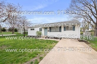 Building Photo - Ranch home available NOW!