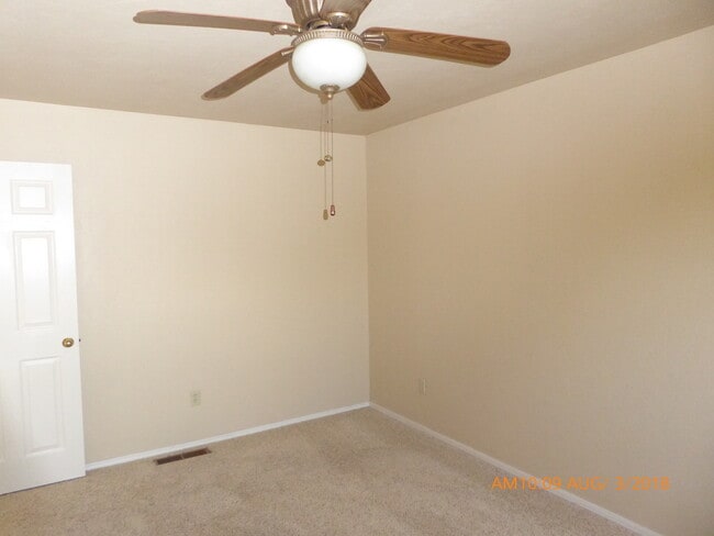 Building Photo - 4302 SW Parkridge Blvd