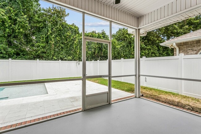 Building Photo - 5930 Hermitage Dr