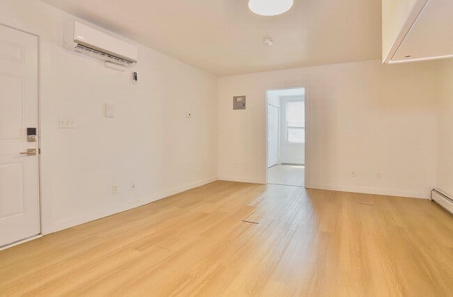 Building Photo - 432 2nd St
