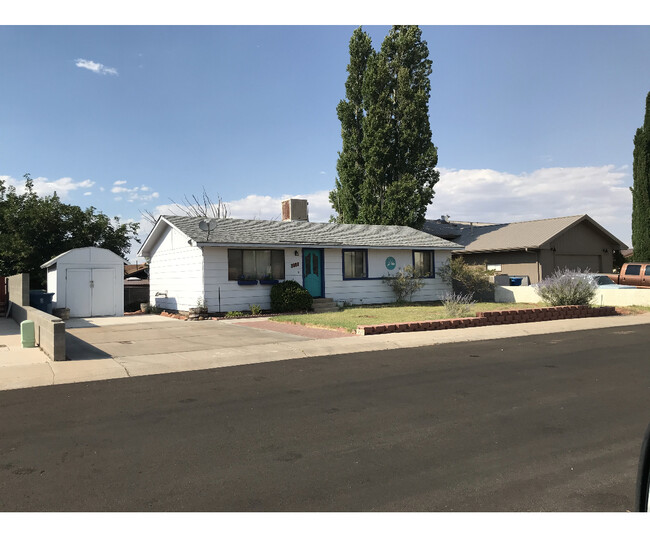 Hopi Avenue is a quiet street in a great neighborhood. - 224 Hopi Ave