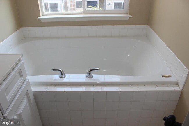 Building Photo - 6719 Emmanuel Ct