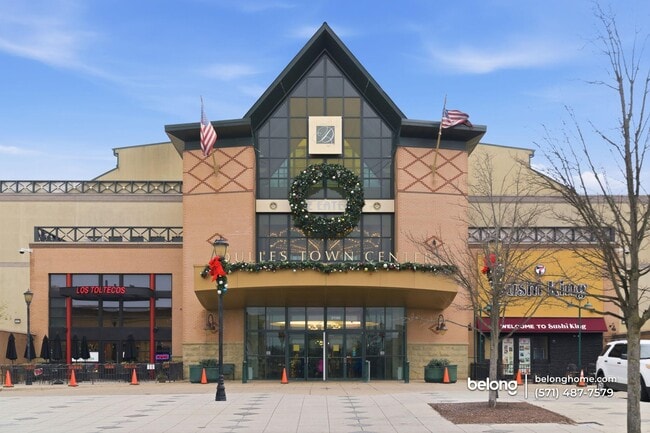 Building Photo - 47339 Blackwater Falls Terrace