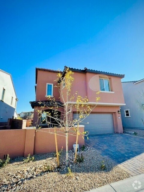 Building Photo - 72 Verde Rosa Dr