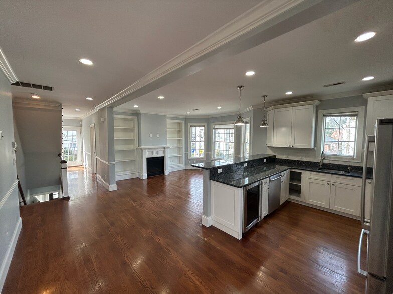 Primary Photo - 4 Langley Rd