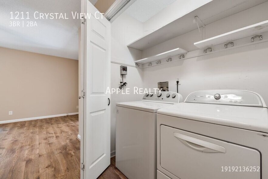 Building Photo - 1211 Crystal View Ct