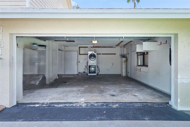 Building Photo - 11610 NW 43rd St