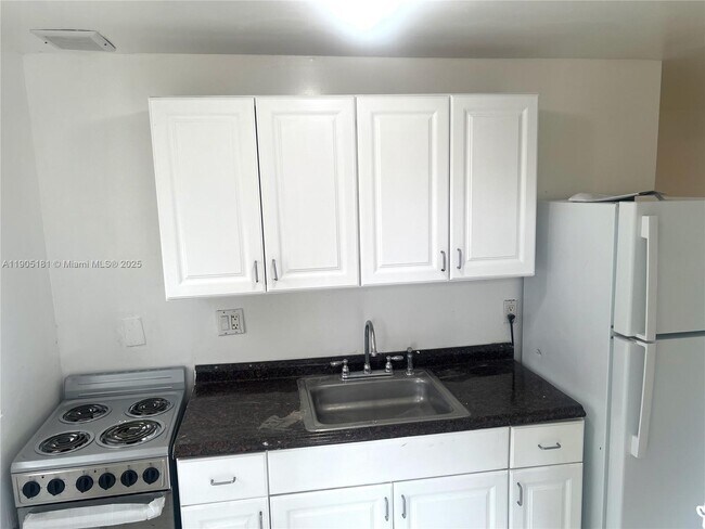 Building Photo - 2127 Cleveland St