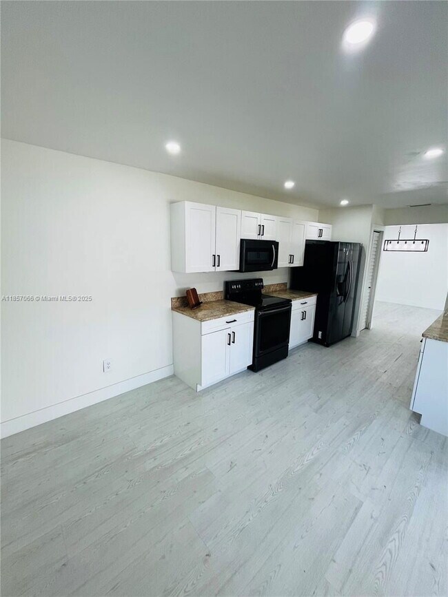 Building Photo - 1707 S Curlew Ln