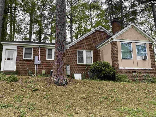 Building Photo - 2228 Pinehurst Rd