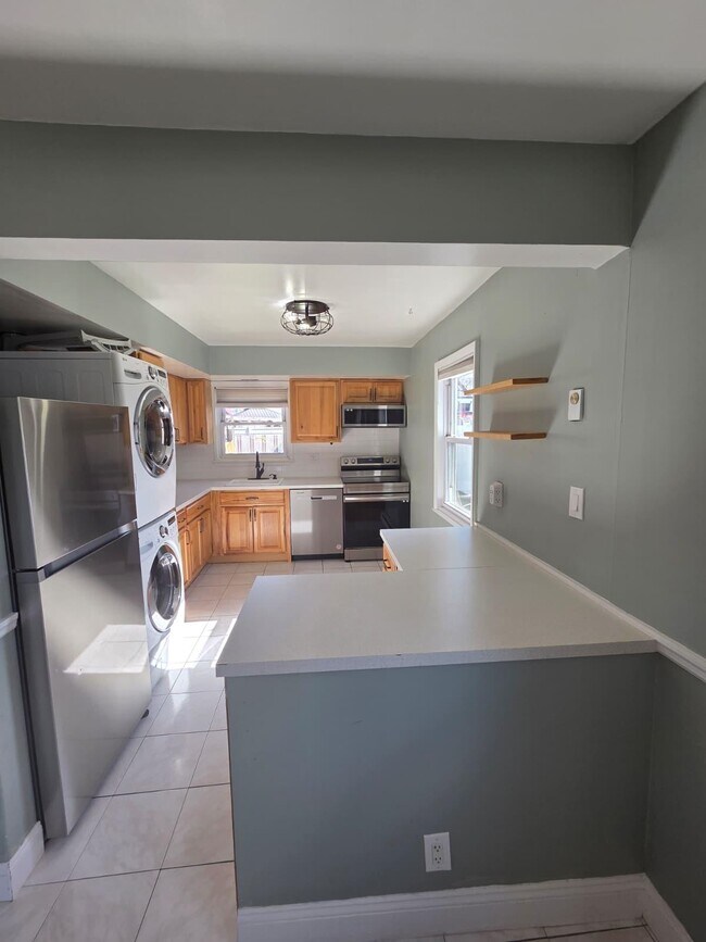 Building Photo - 86 Bergen Turnpike