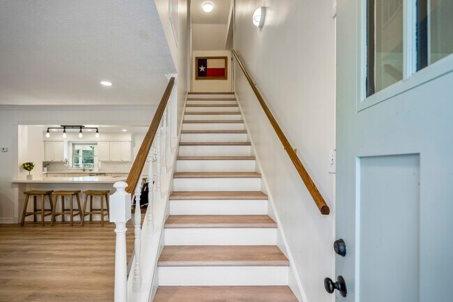 Building Photo - 15347 Conroe Dr