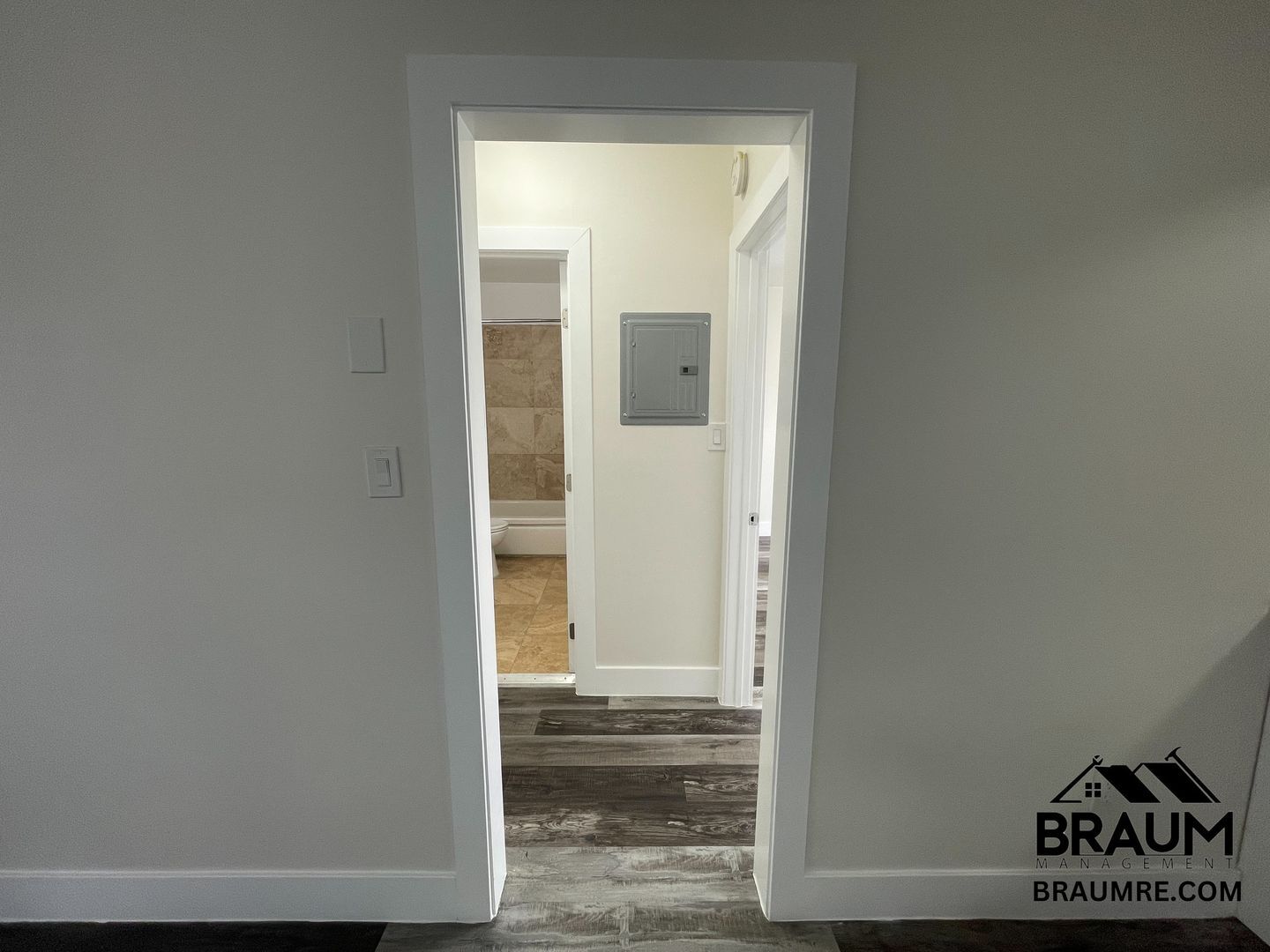 Building Photo - 5611 Fulcher Ave