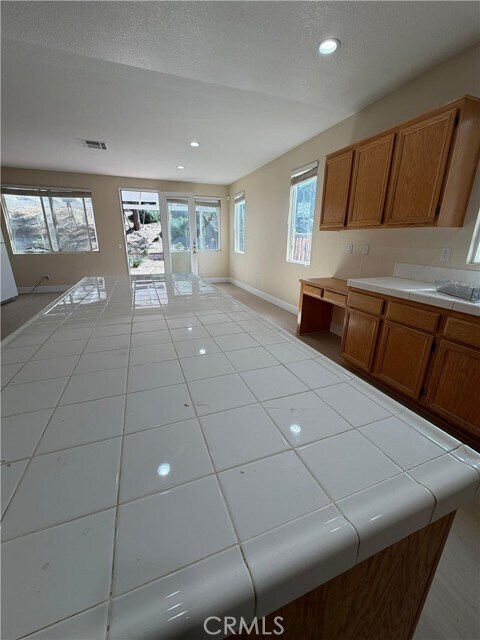 Building Photo - 23656 Morning Glory Dr