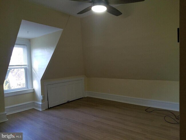 Building Photo - 508 N Swarthmore Ave