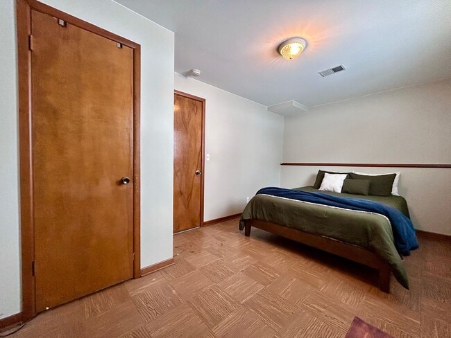 Building Photo - Four Bedroom Home in Southeast Grand Rapids