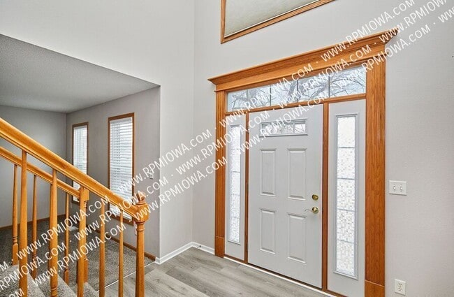 Building Photo - 1913 NW Pleasant St