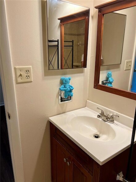 Building Photo - 1525 SE 25th St