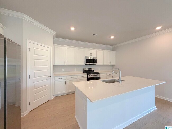 Building Photo - 234 Granby Ln