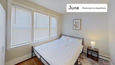 Building Photo - Room in Shared 4 bed/2 bath home in East Cambridge