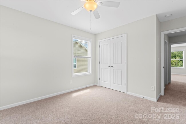 Building Photo - 1037 Jack Pine Rd