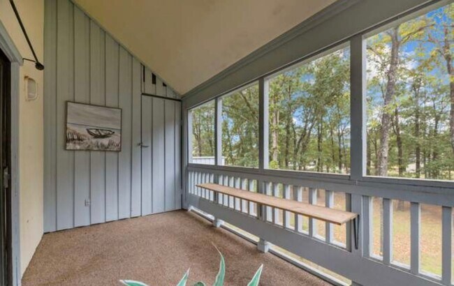 Building Photo - Beautiful Partially Furnished Loft Condo in Fairfield Harbour Available Jan 5 - Utilities Included!