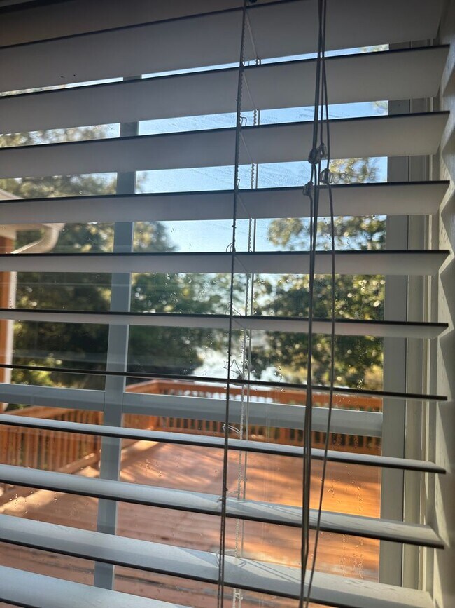 Building Photo - Ingleside