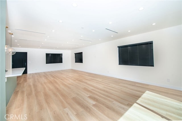 Building Photo - 7760 Independence Ave