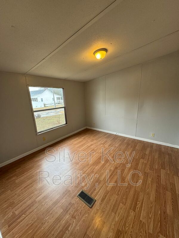Building Photo - 270 Co Rd 213