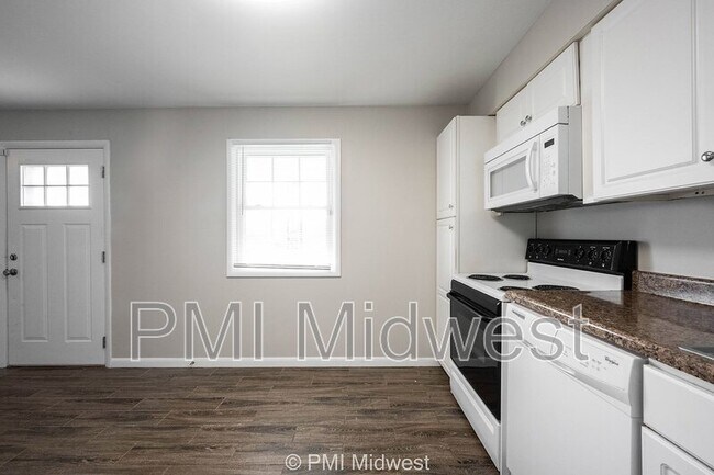 Building Photo - 140 Maple Park Dr