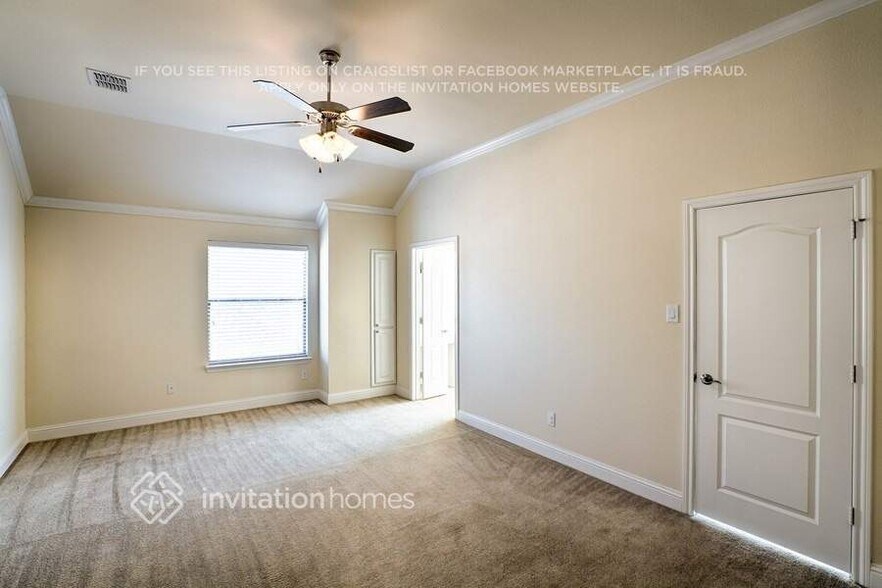 Building Photo - 721 W Talon Dr
