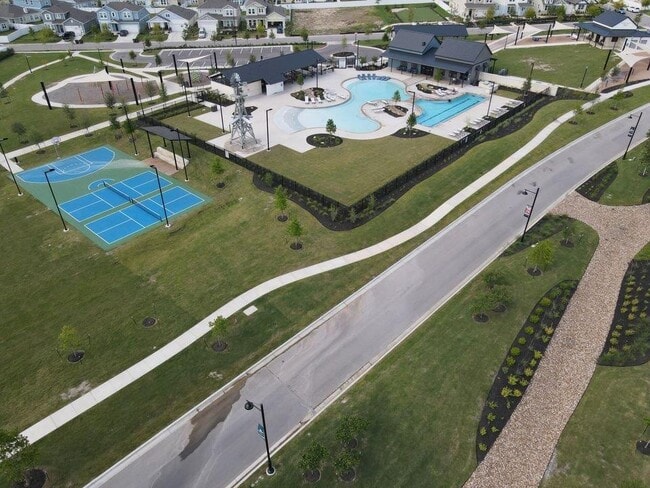 Building Photo - 141 Bluestem Dr