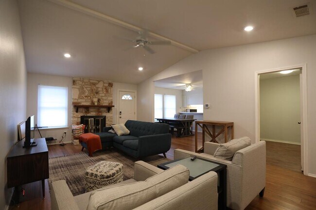 Building Photo - 12315 Wycliff Ln