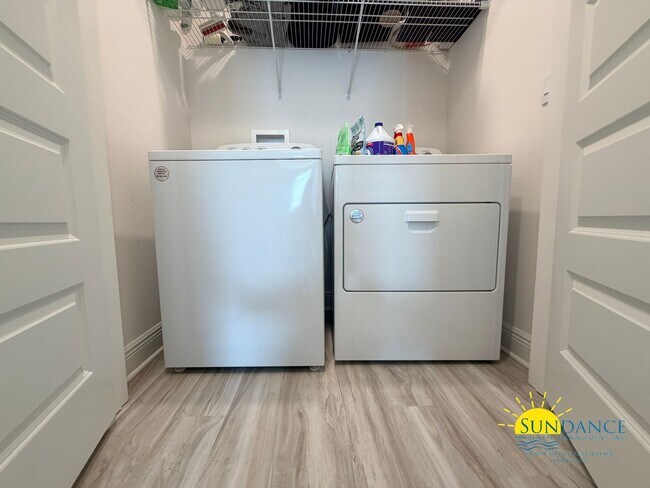 Building Photo - Comfortable & Convenient 2-Story Townhome in Santa Rosa Beach!