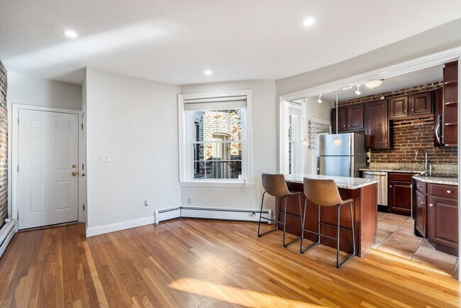 Building Photo - 80 Revere St