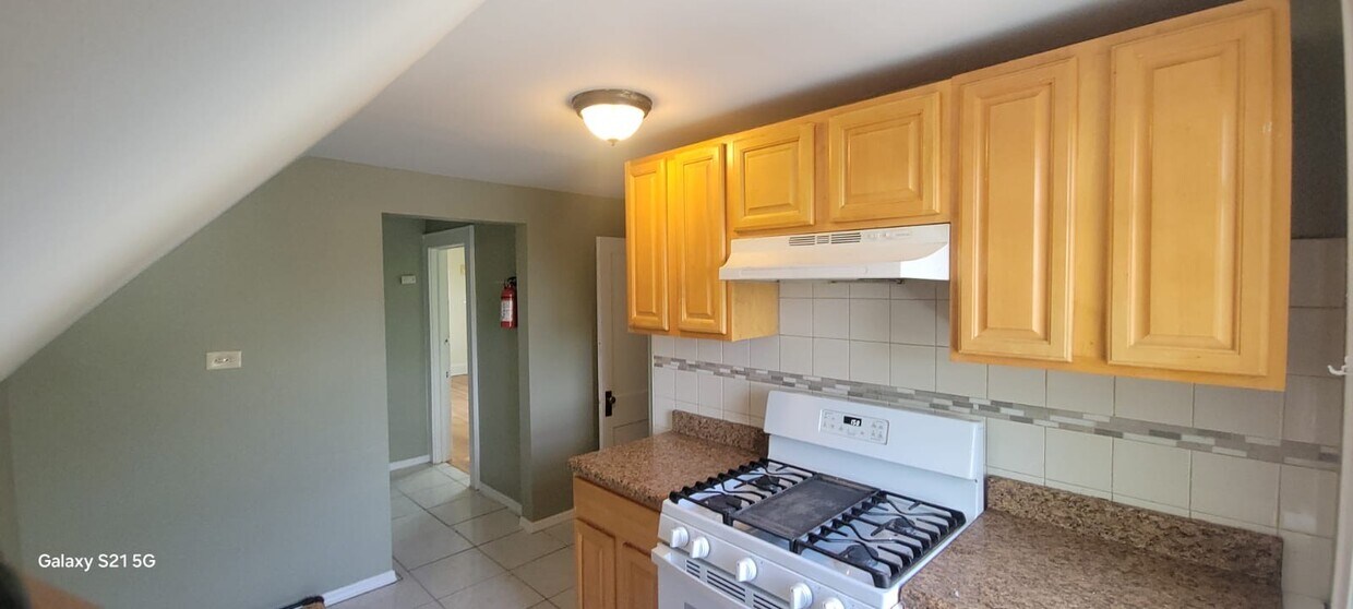 Building Photo - 40 Brookwood Dr
