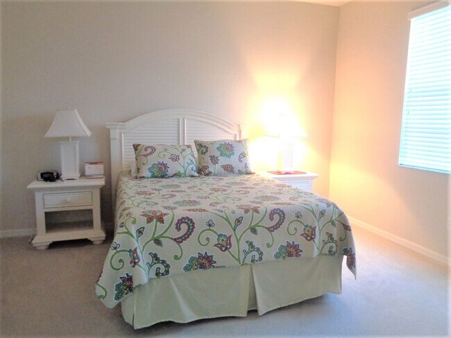 Building Photo - NEW PRICE! Venice Island 3BR/2BA 3rd Floor End Unit Condo