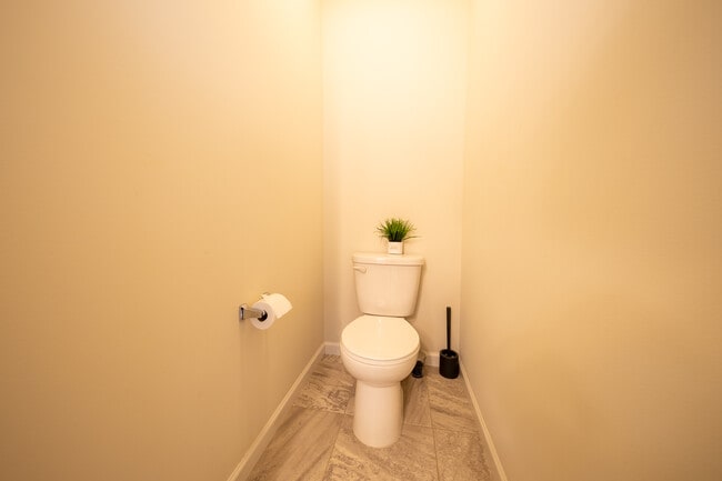 Building Photo - 5595 Queensland Ln N