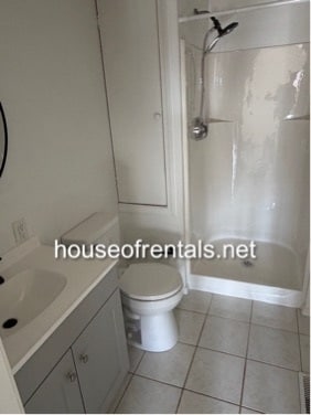 Building Photo - 555 E No Name Rd