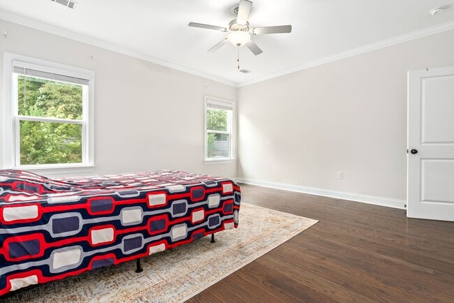 Building Photo - 826 Clear Spring Dr