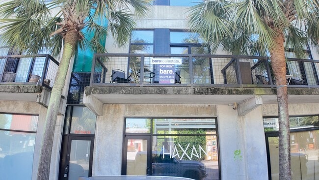 Building Photo - 2406 De Soto Ave