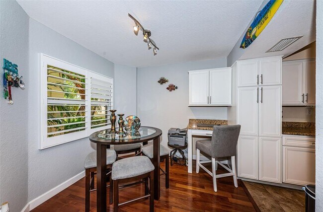 Building Photo - 6105 Bahia Del Mar Cir
