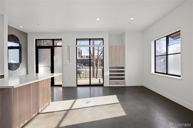 Building Photo - 3149 Blake St